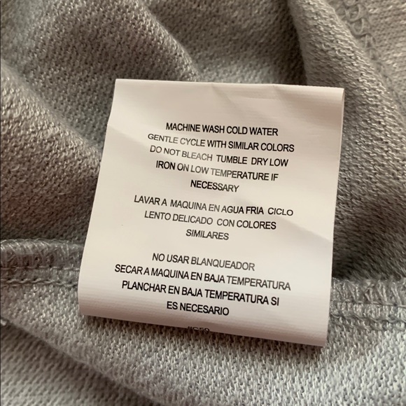 🎅 AS U WISH Silver Ruffle Shoulder Tunic NWT 3X - Picture 9 of 12